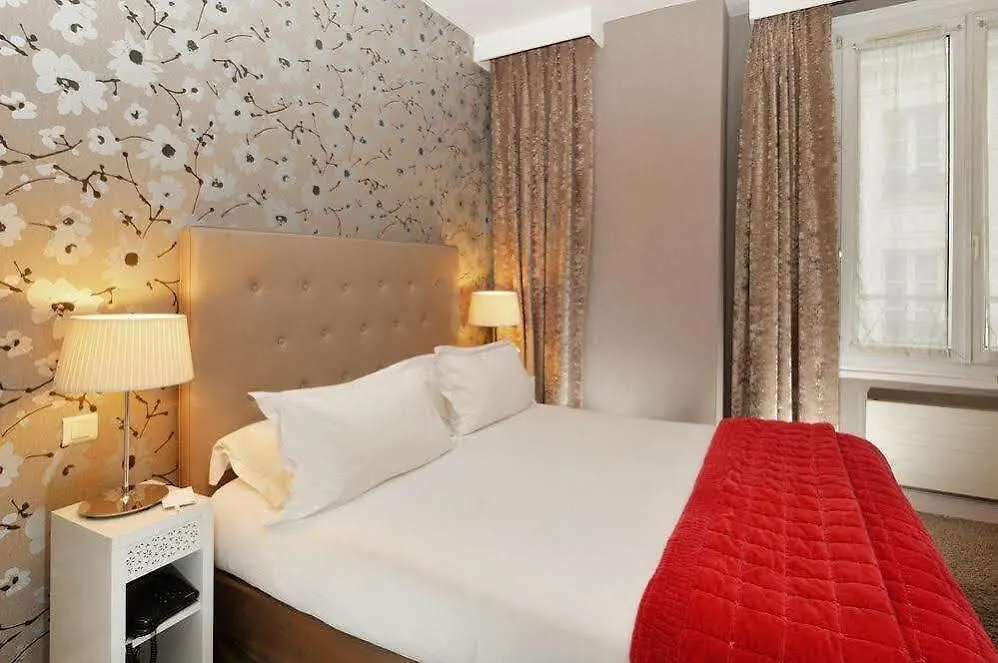 Plaza Etoile 3* Paříž